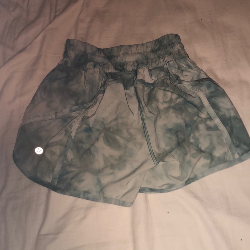 Lululemon hotty hot shorts size 2